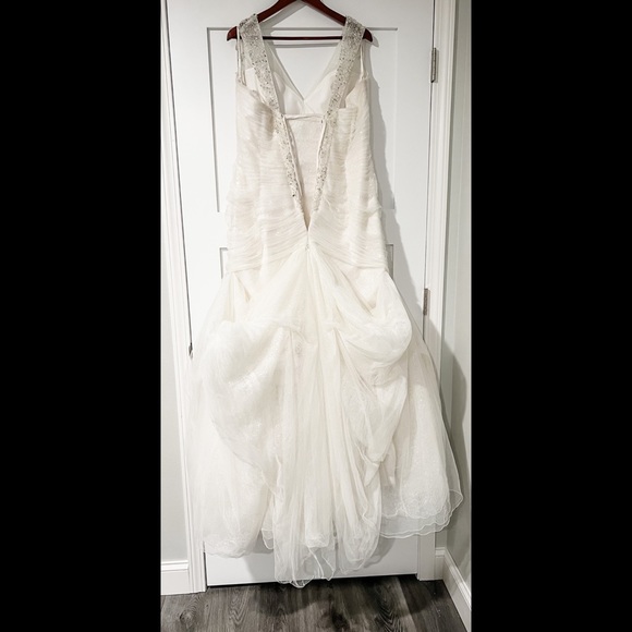 Wedding Gown - Sophia Tolli Ivory Wedding Dress - Picture 10 of 14